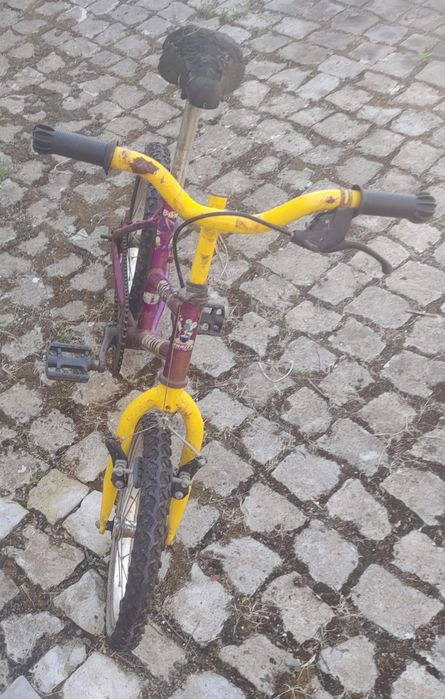 Bicicleta para criança usada