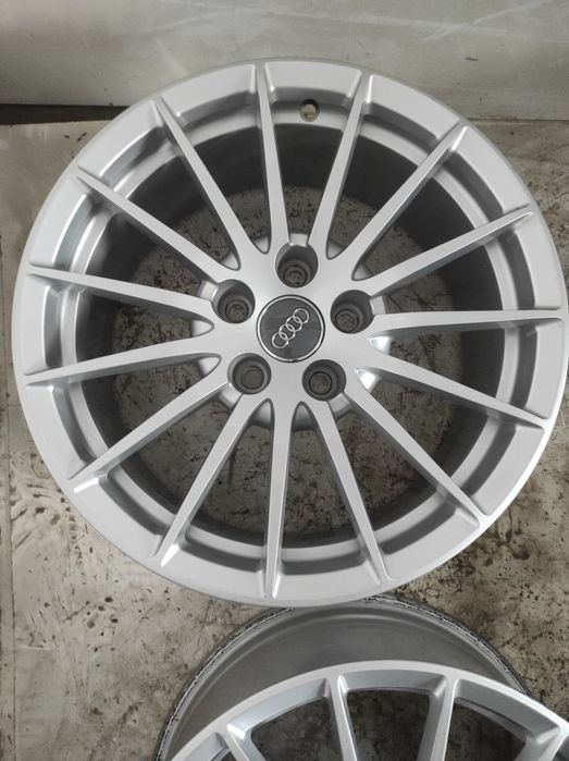 443 Felgi aluminiowe ORYGINAŁ AUDI R 17 5x112 otwór 66,6 Bardzo Ładne