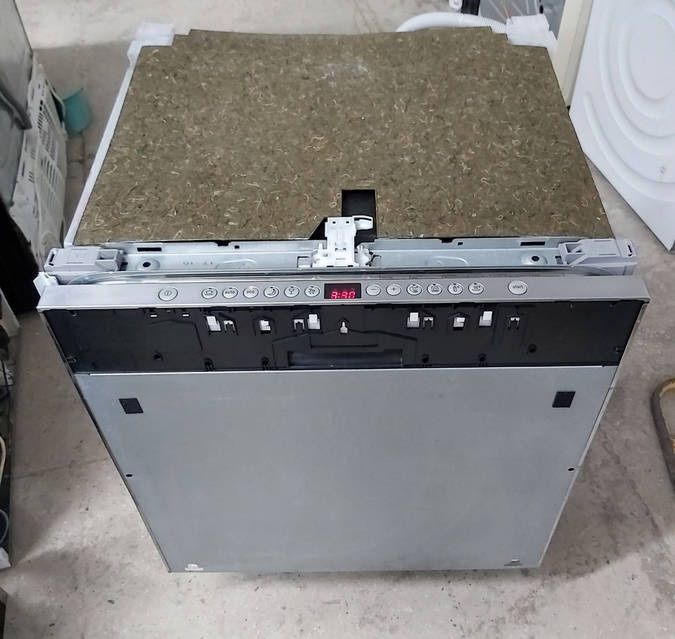 Посудомийна машина. Вбудована посудомийна машина Siemens