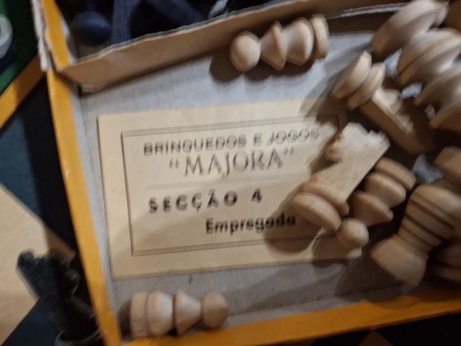 Jogo muito antigo xadrez majora peças em madeira?