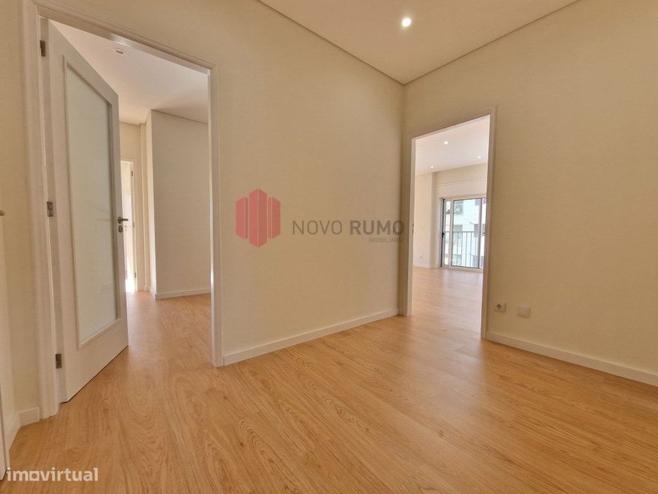 Apartamento T4 para arrendar.