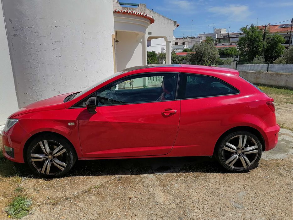 6,9 segunos dos 0 aos 100 kms/h.  Uma Bomba. Seat Ibiza Cupra 180 hp