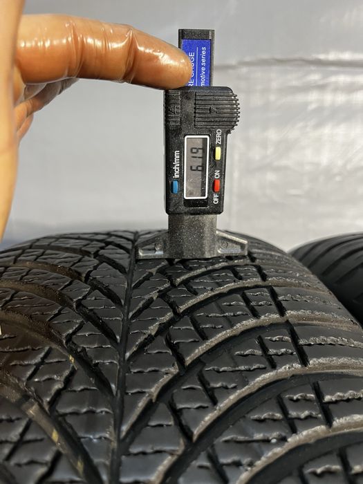 235/55R17 Opony całoroczne Goodyear Vector 2szt (1122)