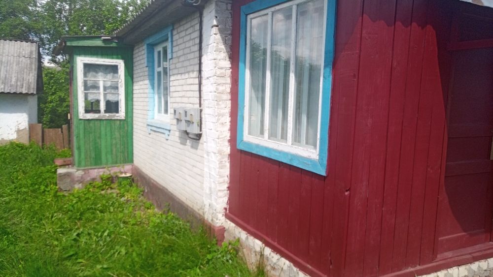 Продаётся под полдома с приусадебным хозяйством