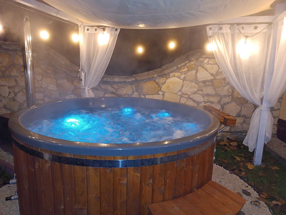 Ferie, zima, domki, noclegi, jacuzzi, sauna, kominek, balia