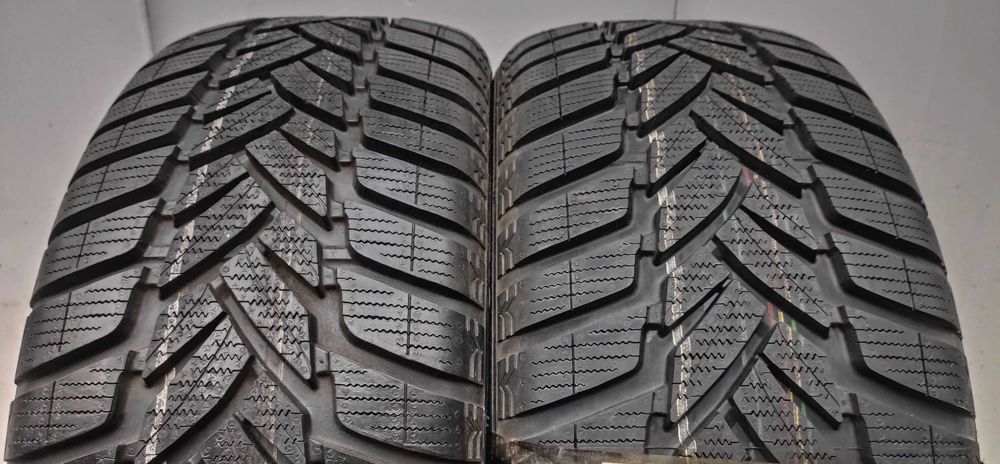 Шини зимові 235/55 R17. Dunlop. Нові. 2023р. Німеччина.