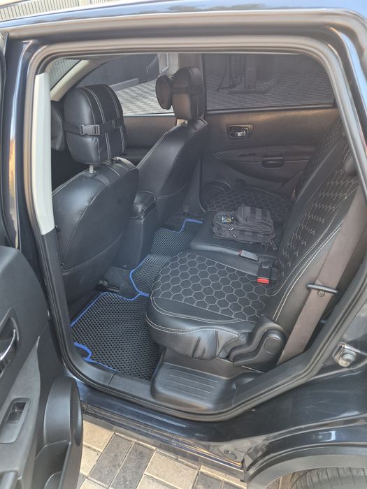 Nissan Qashqai + 2