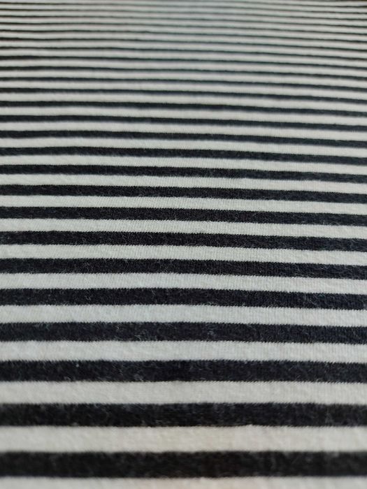 Bluzka tshirt w wąskie paski czarno-biała