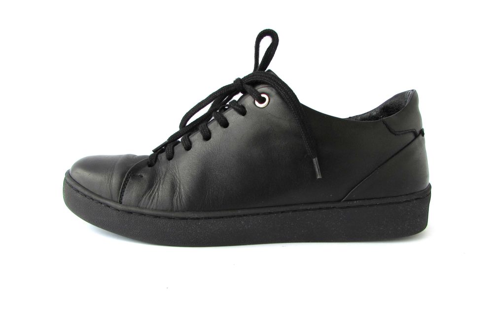 Carinii czarne sneakersy z naturalnej skóry r. 40