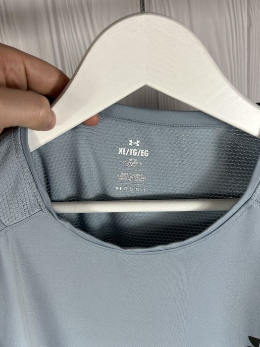 Under Armour Rush Fitted футболка з мінералами для спорту і активності