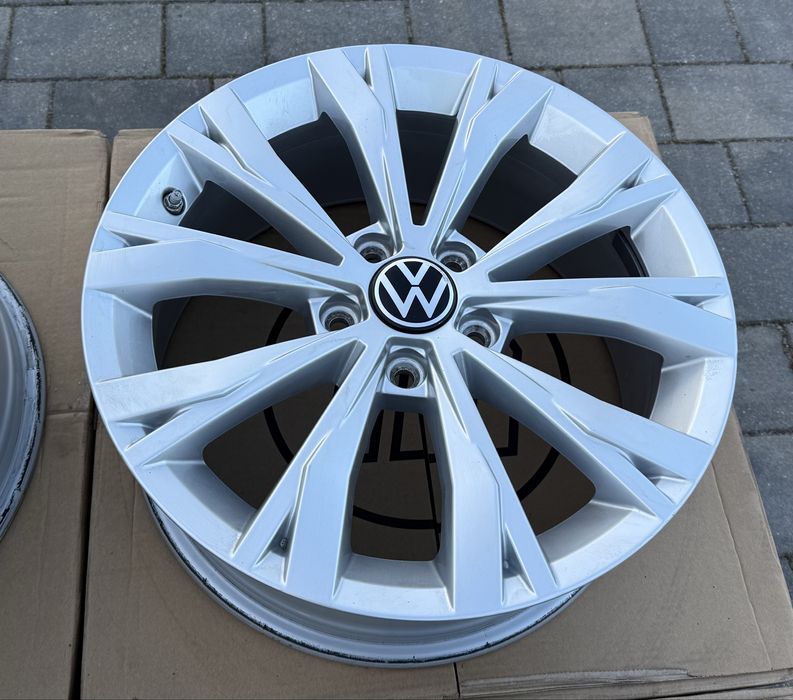 Oryginał Felgi Volkswagen 17" 5x112 Tiguan Passat T-roc Arteon czujnik