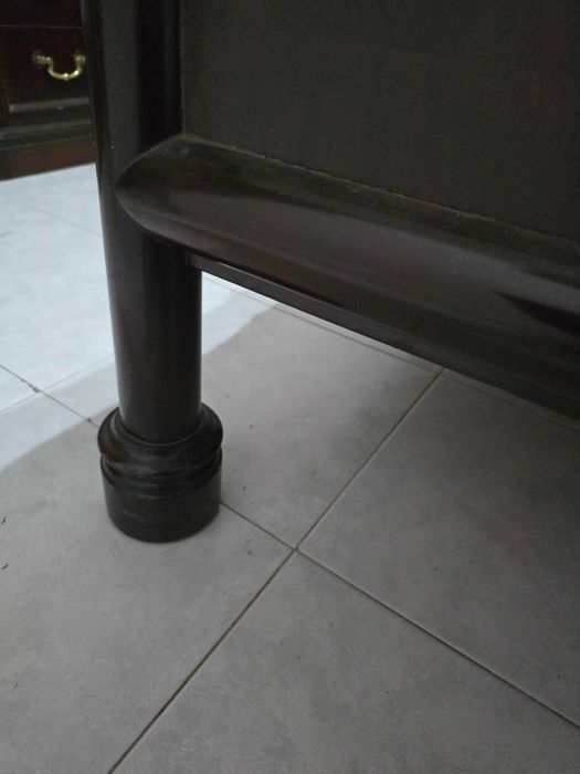 Vendo mobília madeira maciça