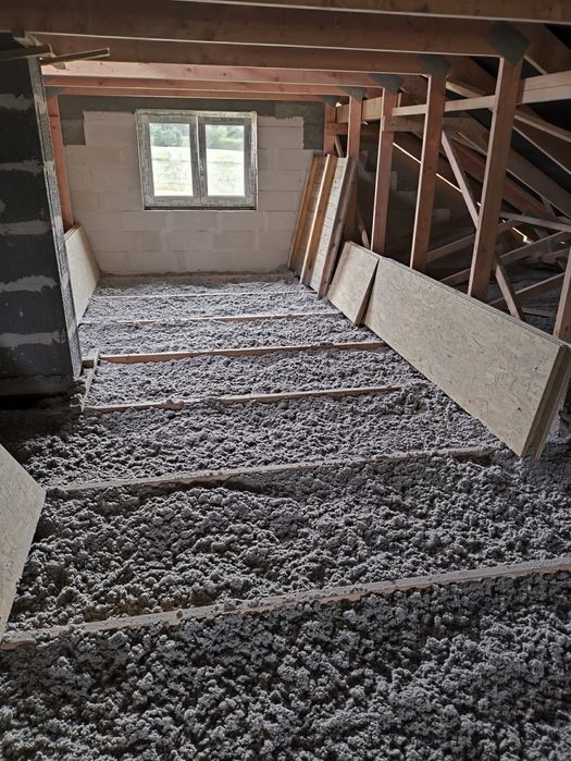 Ocieplenie metodą wdmuchiwania Celuloza i Wełna