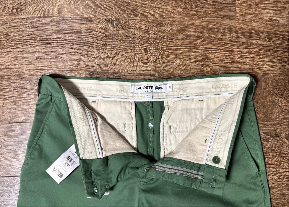Брюки чиносы Lacoste .