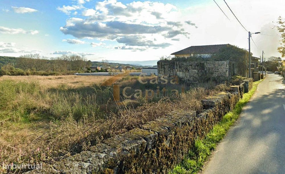 Moradia para reconstrução, com terreno