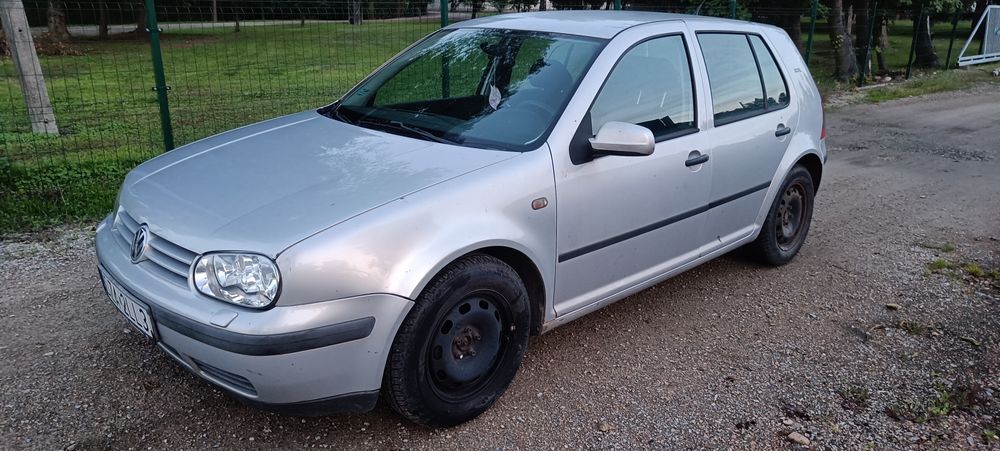 Volkswagen Golf 4 1.6 sprawna klima  transport do klienta