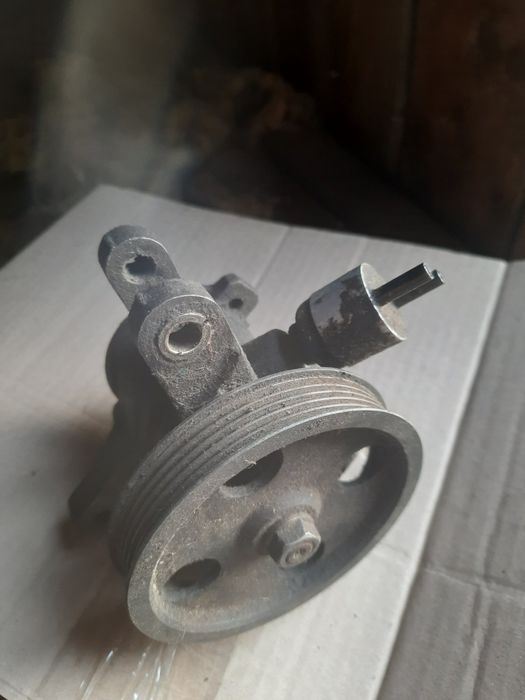 Toyota Corolla e100 4efe 1331cm3. Насос гур