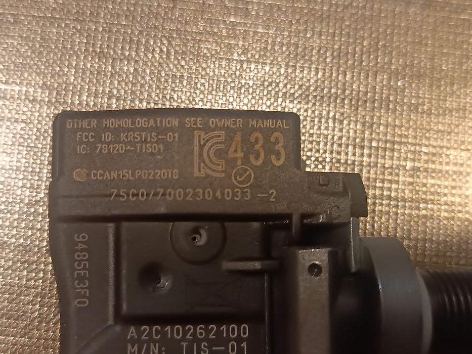 Czujnik ciśnienia opon Tesla