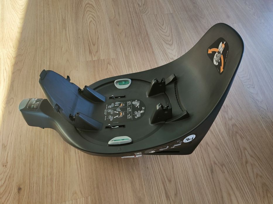 Conjunto Cybex: Ovo Cloud Z i-Size + Base Z Isofix Rotativa (Deep Black)