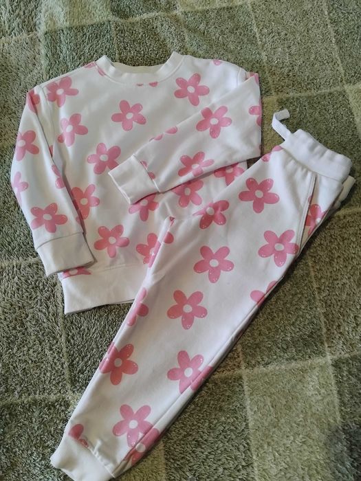 Костюмчик для дівчинки+нові штанці 98 р.