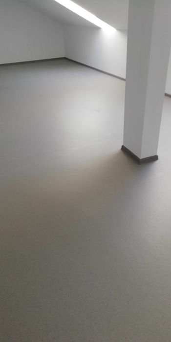 Montaż wykładzin podłogowych