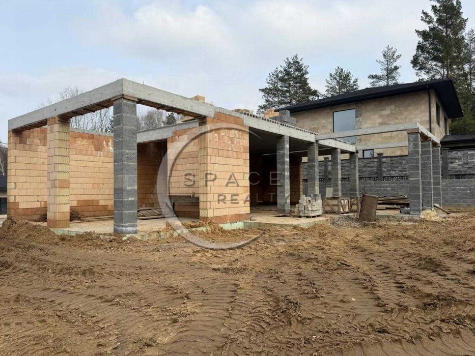Продаж 2 поверхового будинку 450м2 з бомбосховищем, с. Гореничі