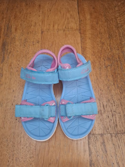 Босоножки Clarks на девочку разм.26 по стельке 16.5 см