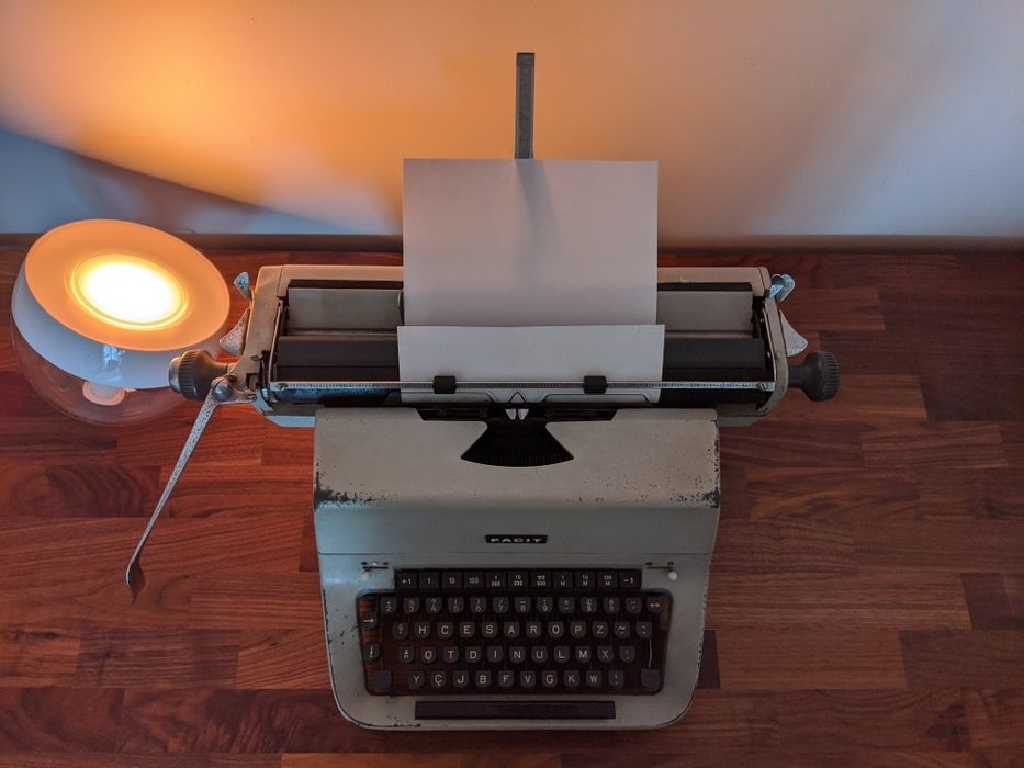 Máquina de escrever FACIT