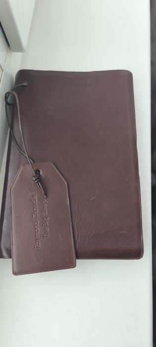 Колекційна книга The Big Sleep (Raymond Chandler) у шкірі від Bill Amb