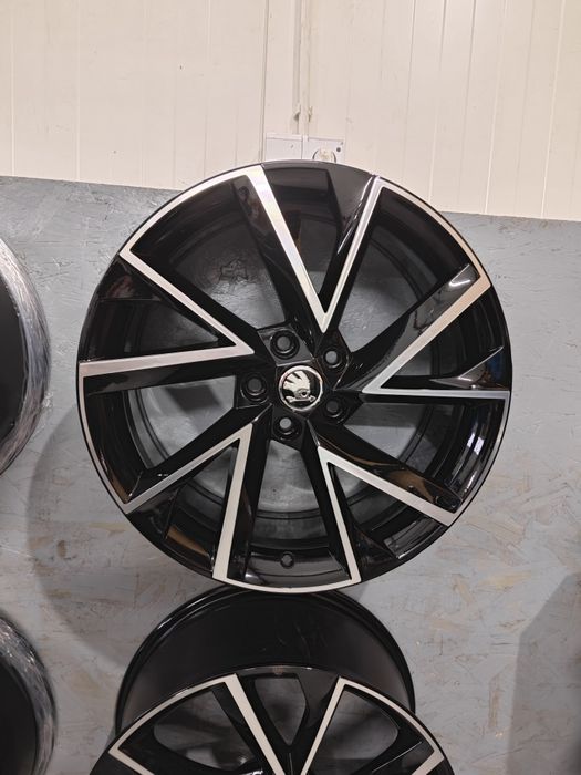 Felgi alu 5x112 19" Skoda Superb Enyaq Octavia 8J ET44