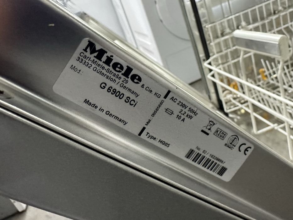 Посудомийна машина Miele G6990 SCi