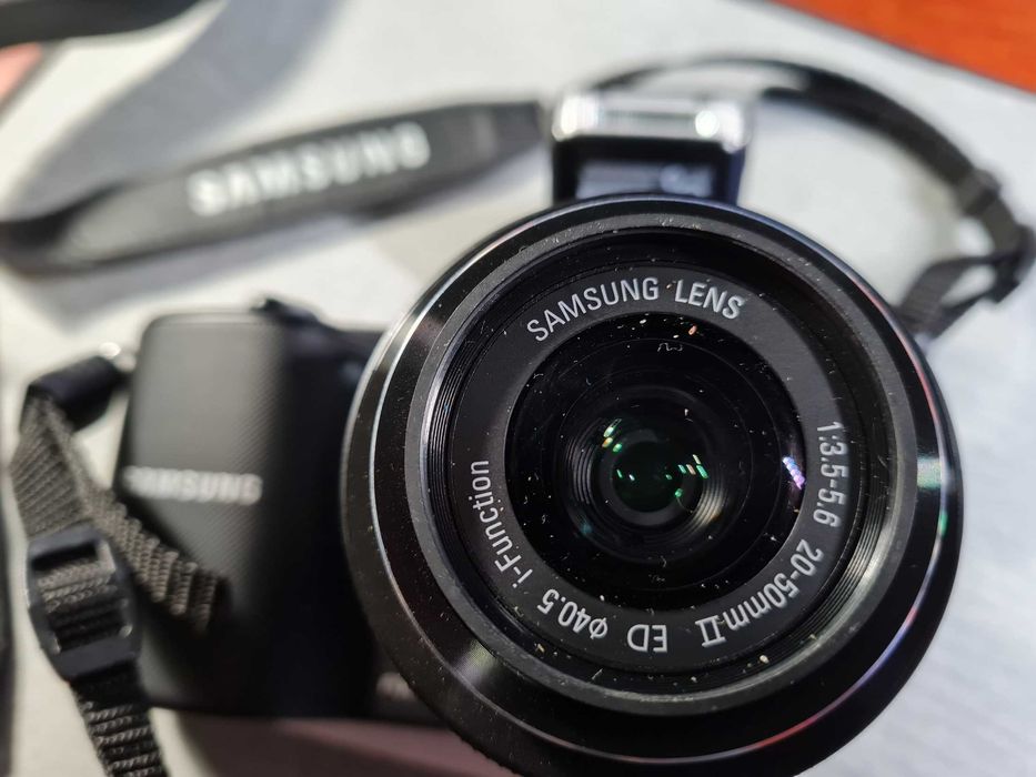 Máquina fotográfica Samsung NX2000 - Excelente