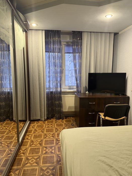 2 кім.кв р-н кінотеатру Мир, вул.Чорновола