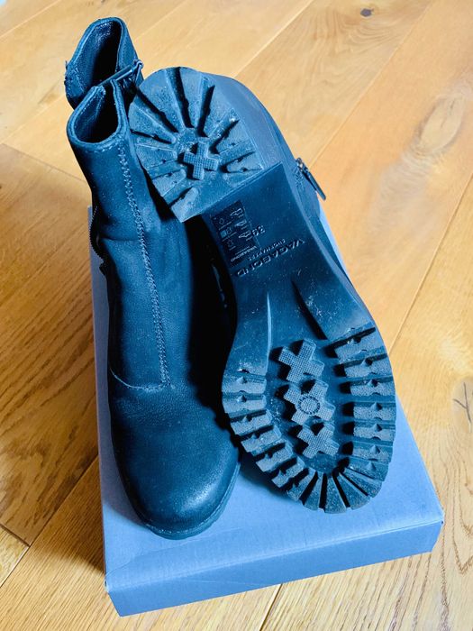 .:: Okazja! Vagabond Shoemakers Botki damskie Grace Black 39 ::.