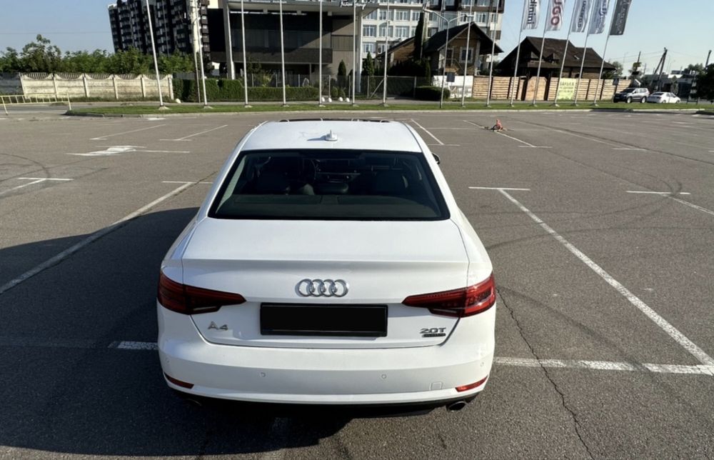 Автомобіль Audi A4