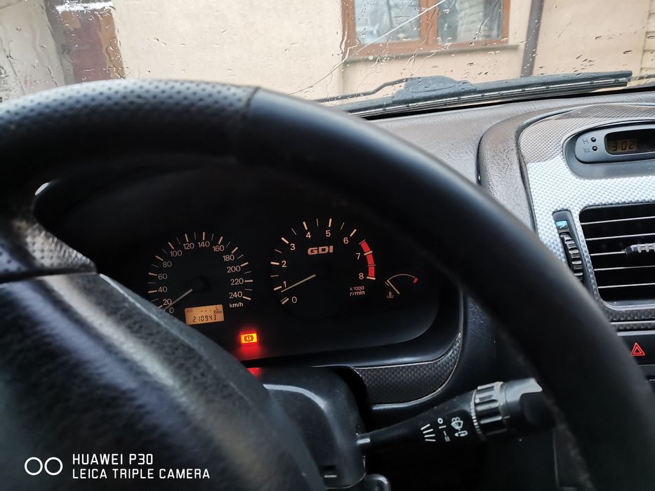 Mitsubishi Carisma 1,8 бензин