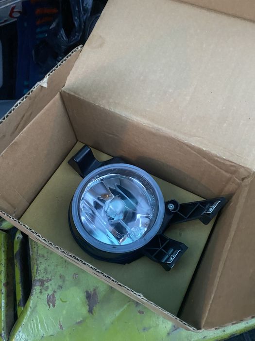 Протитуманка ліва(з водійської сторони)