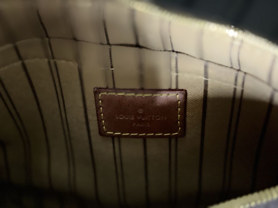 Продам сумка клатч  Louis Vuitton original