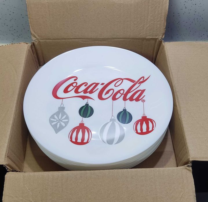 12 Coca-Cola Plates508994760297031680