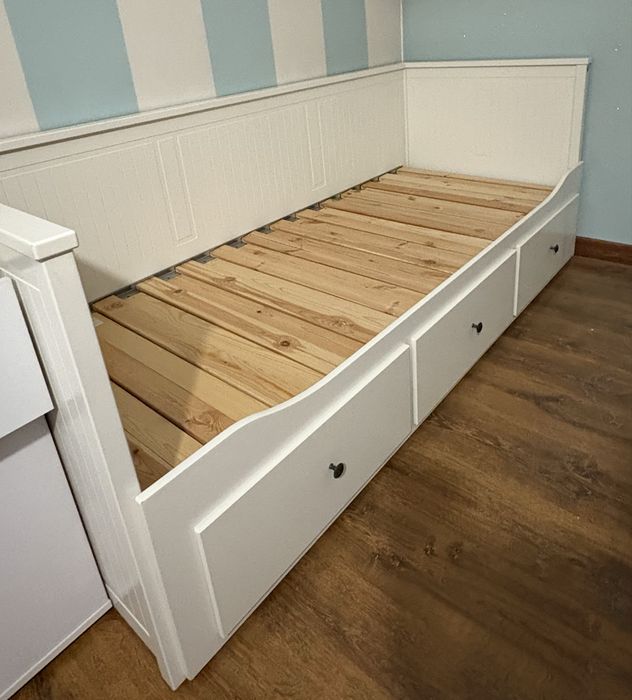 Lóżko białe ikea