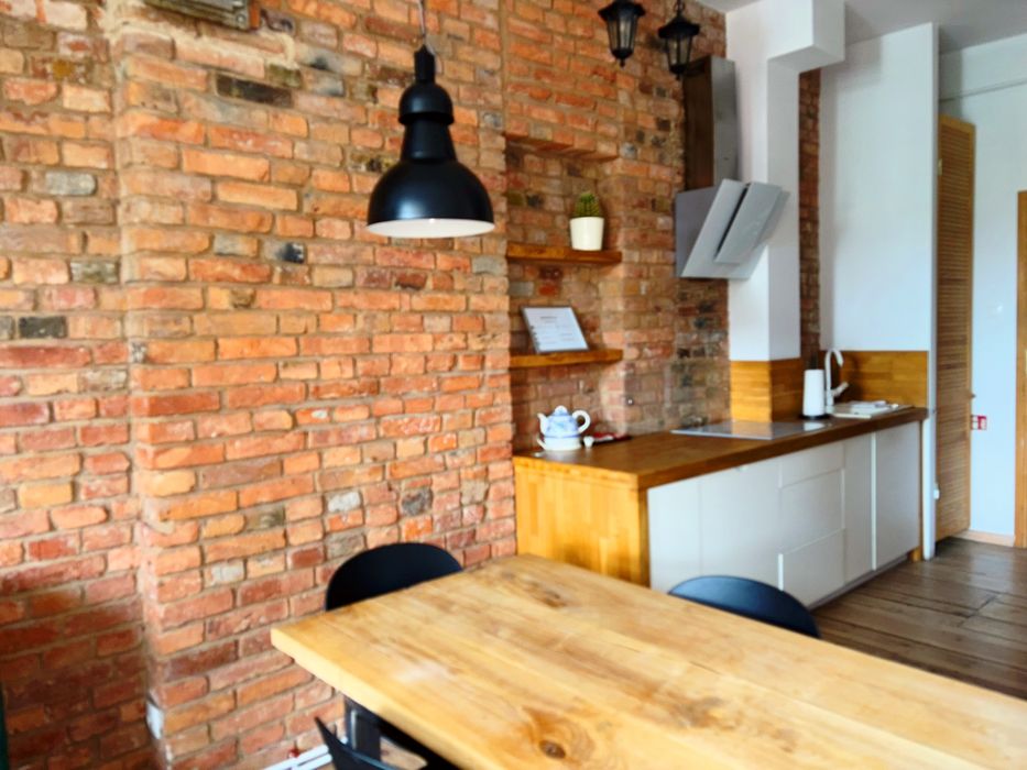 Baza Noclegowa w Toruń – Pobyty Grupowe/Balkon/Parking/Bilard/2–8 os