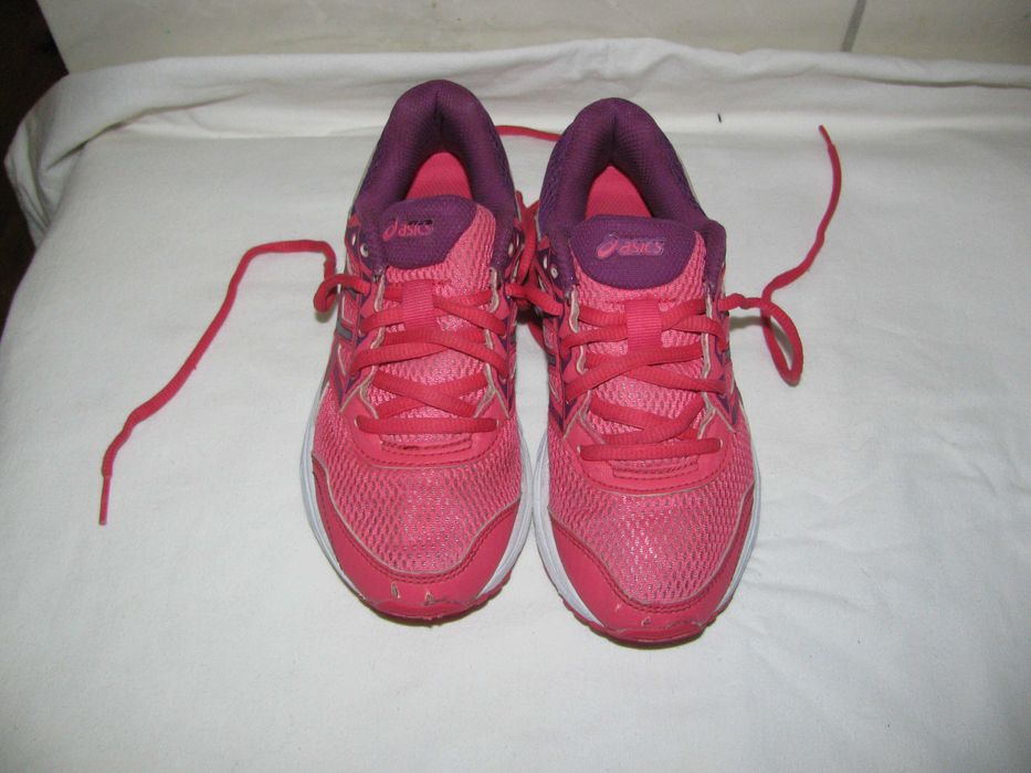 Кроссовки Oasics размер US 1, EUR 32,5, стелька 21 см