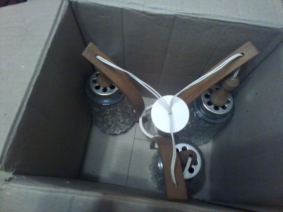 Люстра,светильники