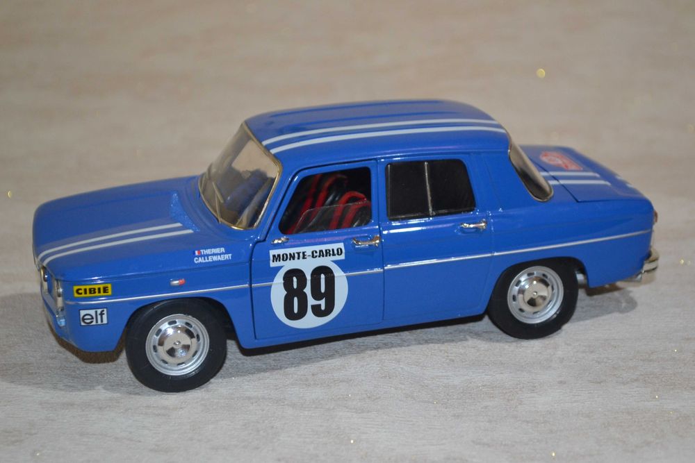 машинка колекційна solido renault 1/18