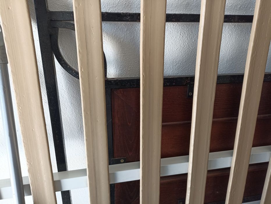 Vendo  cama e mesas cabeceira