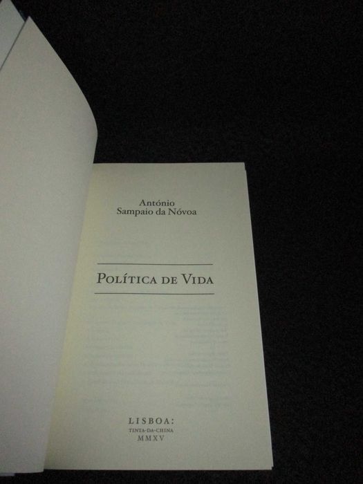 Livro Política de Vida Sampaio da Nóvoa 1ª edição 2015