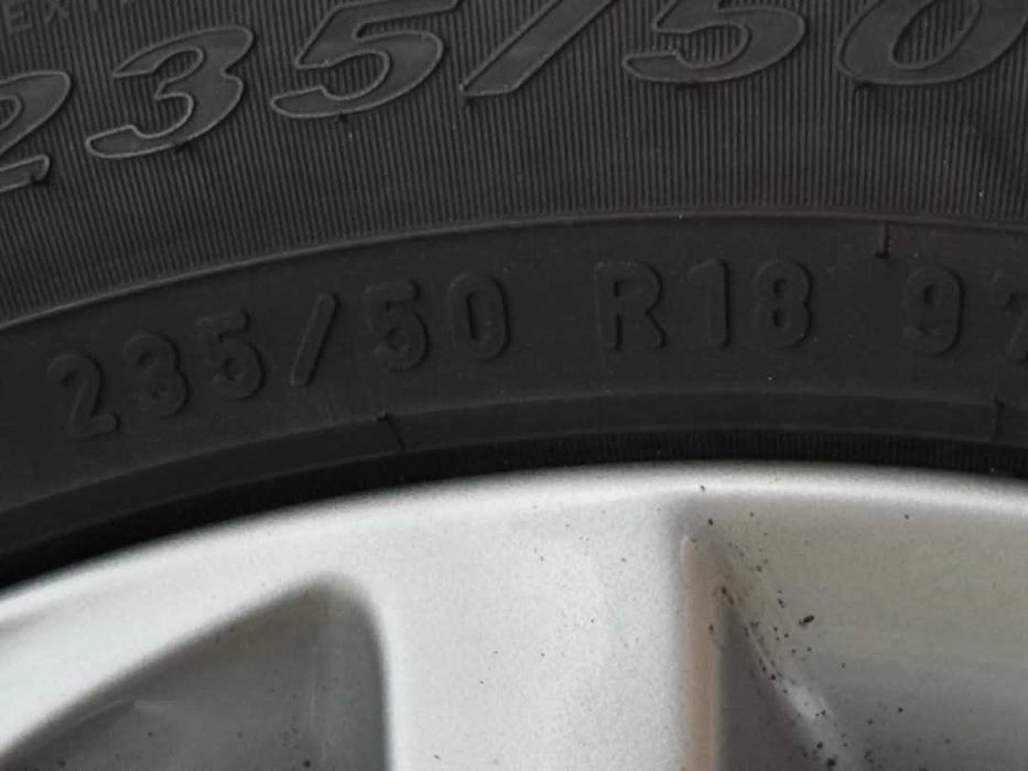 Pneus Pirelli com jante 18 Infiniti