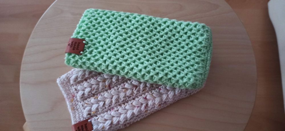 Etui na telefon jasnoróżowe