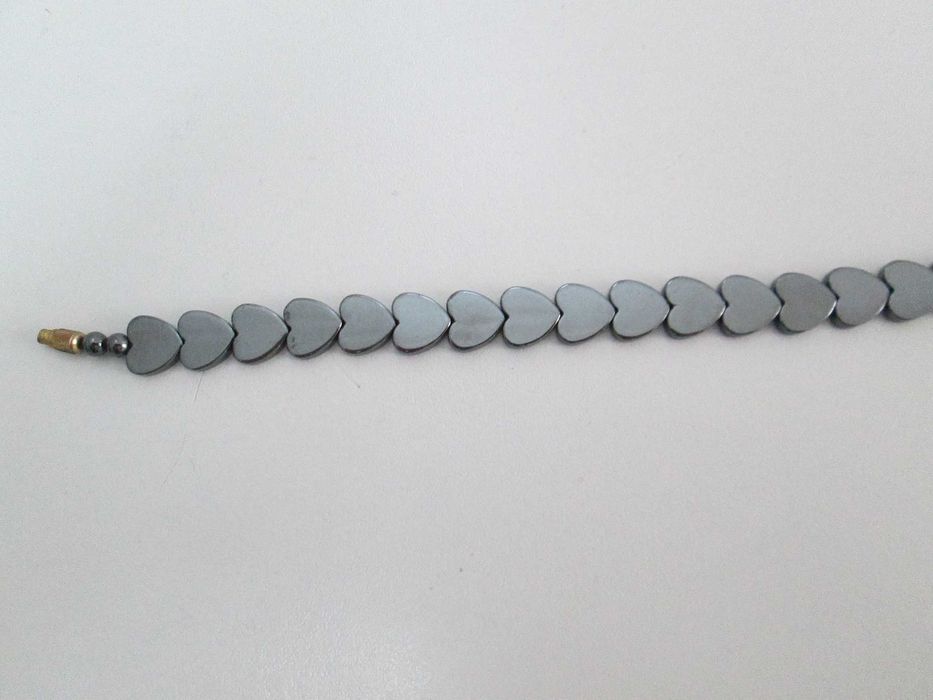 Colar cinzento antracite aos corações