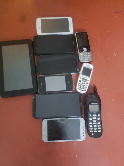 телефоны и ноутбуки